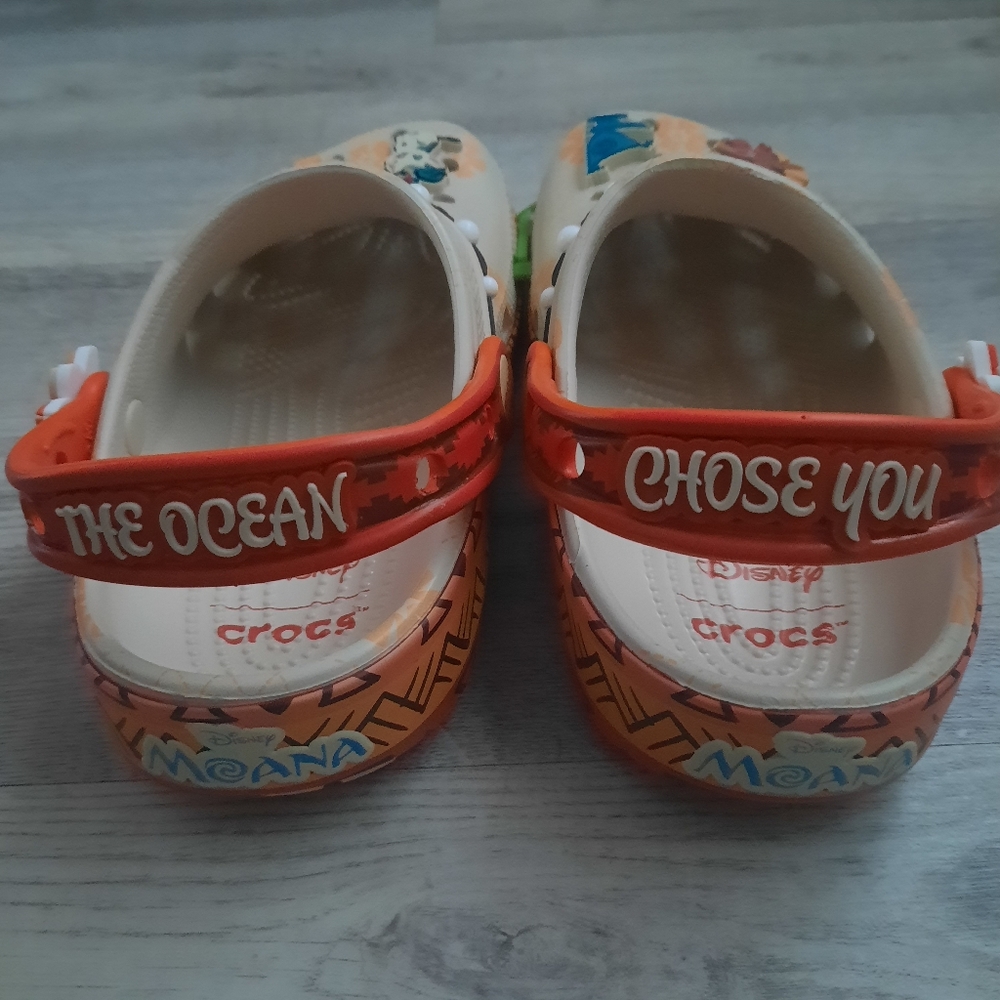 CROCS Kids' Moana Shoes - Picture 5 of 7